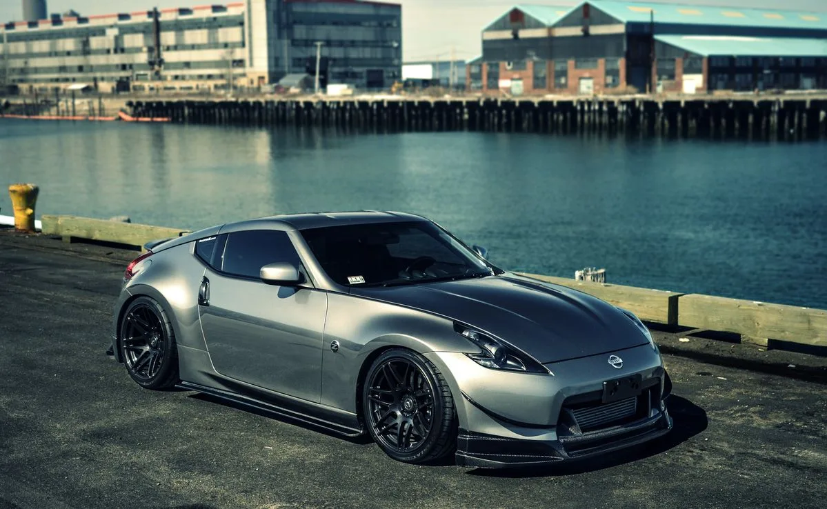 Import Nissana 370Z z USA i Kanady: Jak kupić japońską legendę V6 i nie utonąć w kosztach?